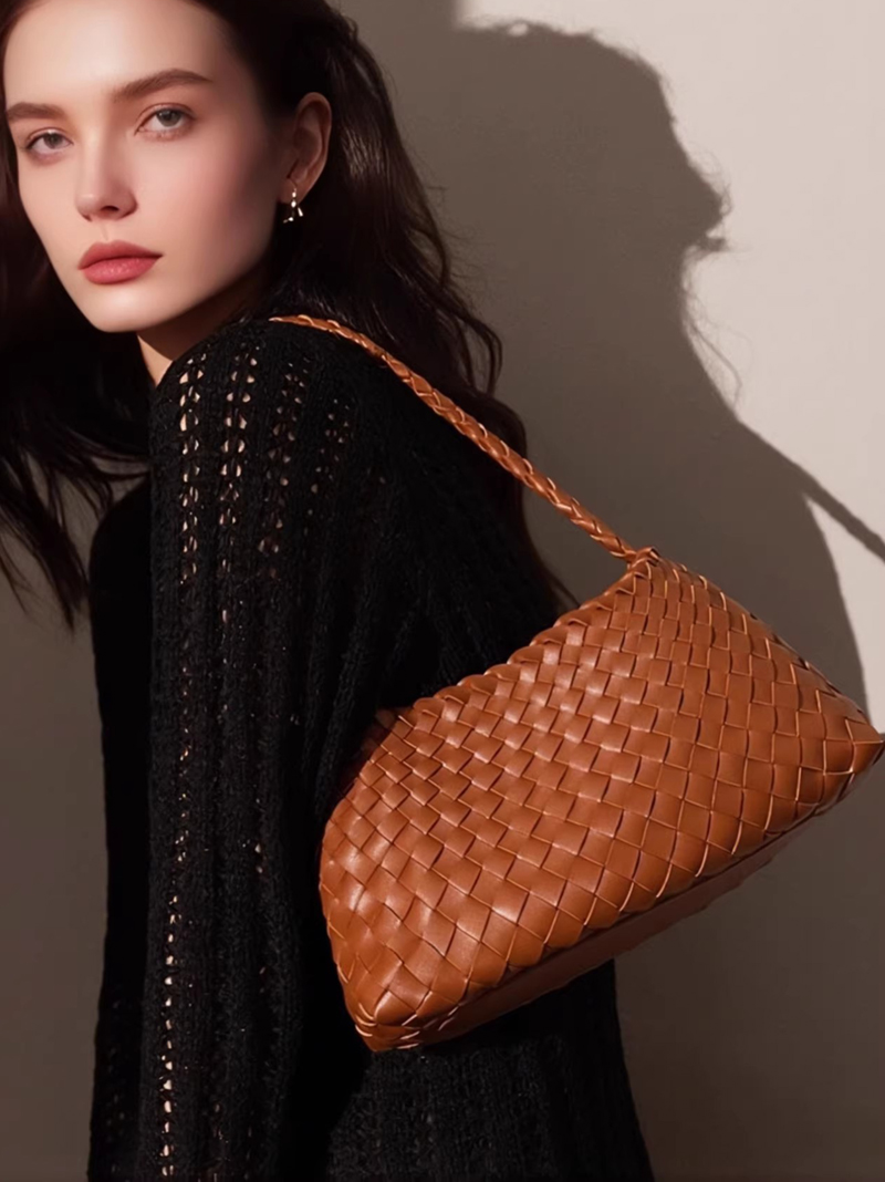 Half Moon Bag Suede - Ręcznie tkana, popularna, ekskluzywna torebka na