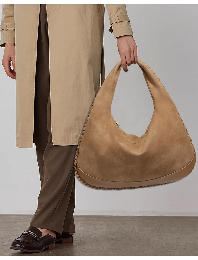Torba na ramię o dużej pojemno – Half Moon Bag Suede recenzja i cena