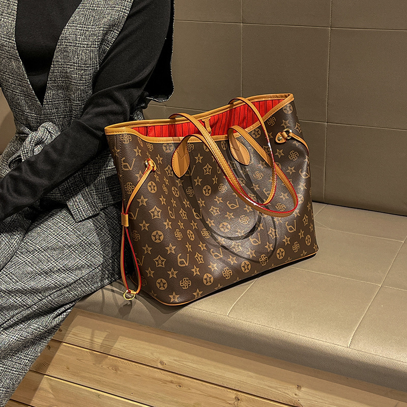 Elegancka skórzana torba na pi – Luxury Bags Paris recenzja i cena