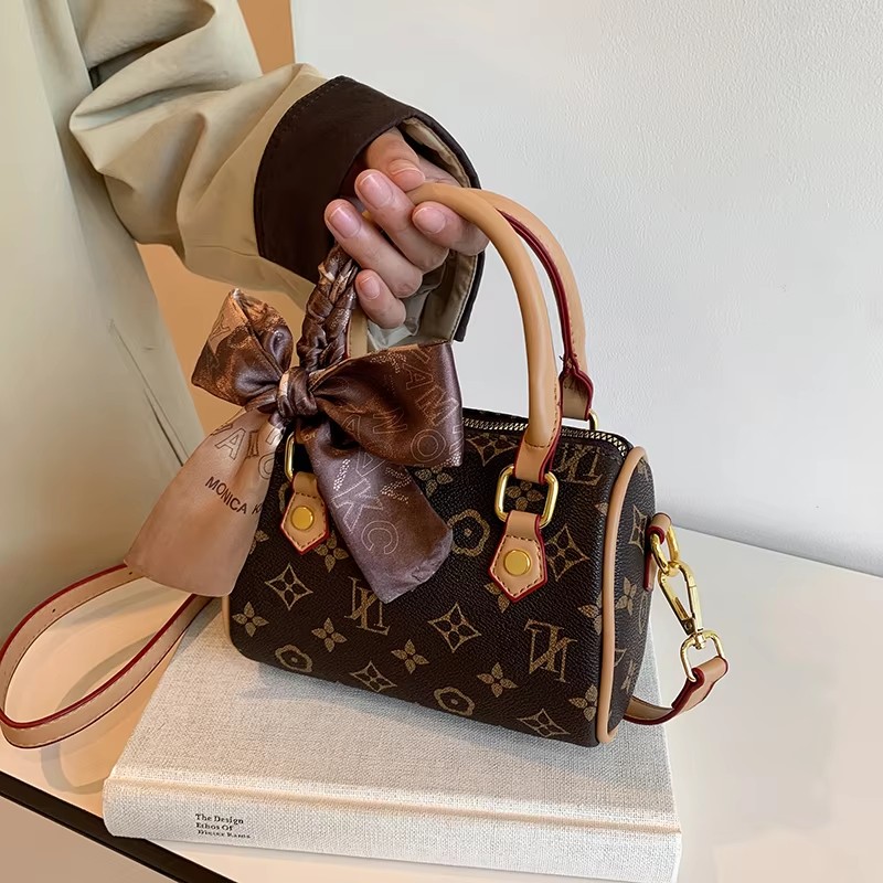 Luksusowa torebka listonoszka  – Luxury Bags Paris recenzja i cena