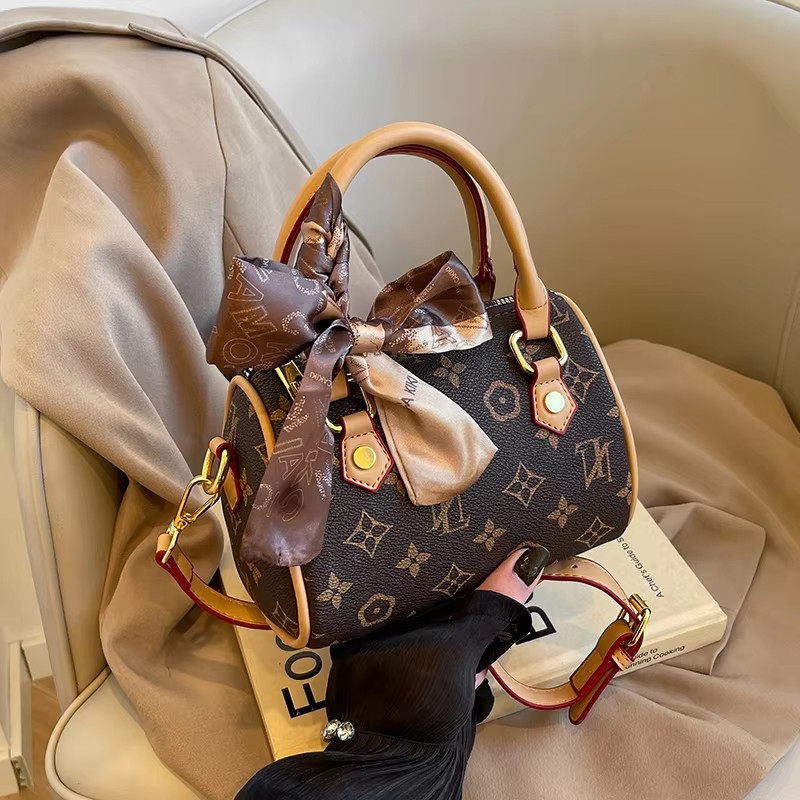 Luksusowa torebka listonoszka  – Luxury Bags Paris recenzja i cena