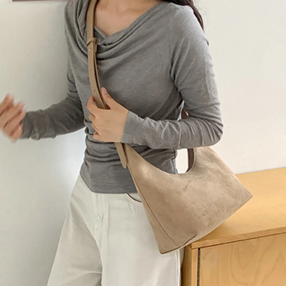 Luksusowa torebka damska w ksz – Half Moon Bag Suede recenzja i cena
